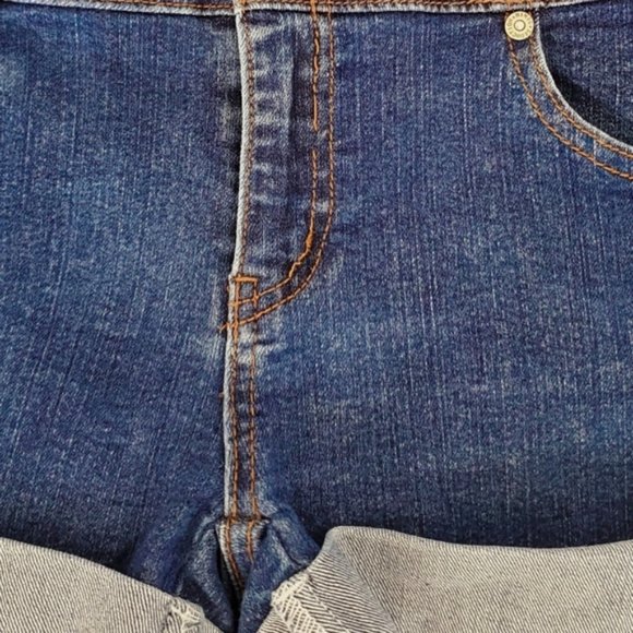 Vintage- Retro High Rise Overall Denim Shorts - Picture 15 of 15